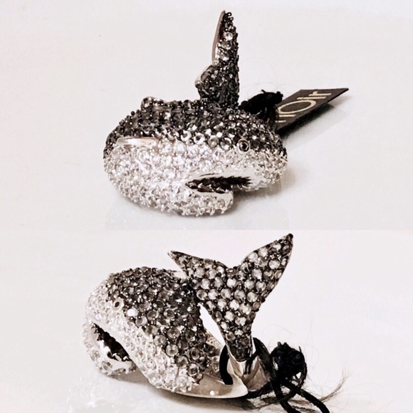 nOir Natalie The Shark Black Gray Crystal Ring - Picture 4 of 8